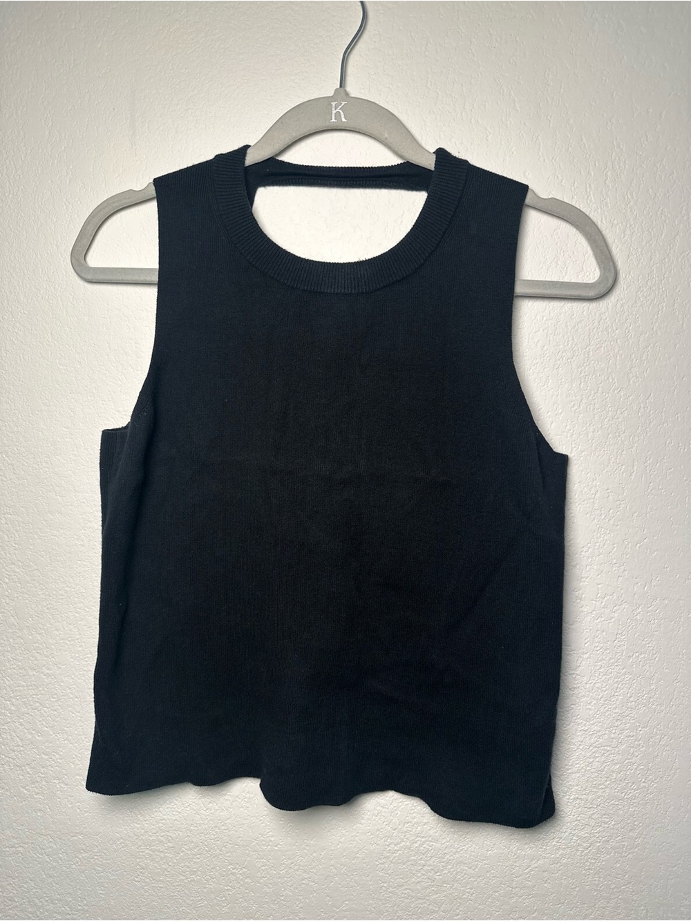 GAP Black Sleeveless Knit Tank Top